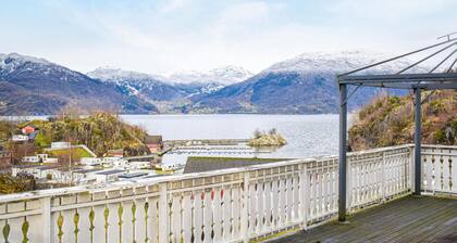 GemĂŒtliches Zuhause in Etne mit WLAN