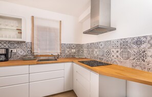 Refrigerador, microondas, parrilla de estufa y lavavajillas 