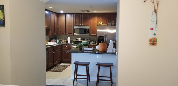Microwave, dishwasher, coffee/tea maker, cookware/dishes/utensils - Waterfront Paradise condo (Bradenton)