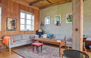Living area - Gorgeous home in Saltum with kitchen (Saltum)