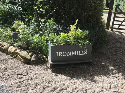 Viihtyisä maalaistalo mökki upeat näkymät