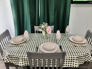 Dining - COZY FARMHOUSE COTTAGE with wonderful views over field, FREE Fibre Broadband (Cappawhite)