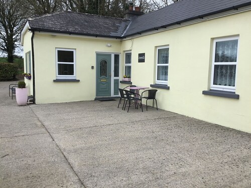 COSY FARMHOUSE COTTAGE mit herrlicher Aussicht