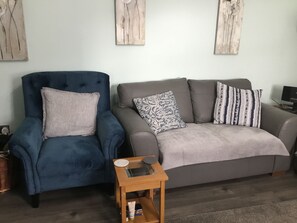 TV, fireplace, stereo