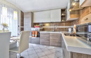 Kühlschrank, Herdplatte, Geschirrspüler