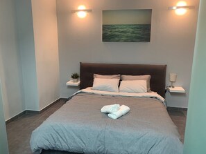 Apartamento luxo, 1 cama de casal | 1 quarto, cortinas blackout, quartos à prova de som, Wi-Fi de cortesia