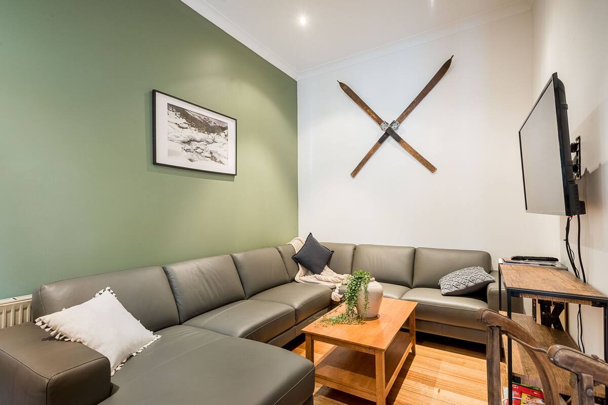 Standard Bungalow, 2 Bedrooms (The Razorback) | Living area | 42-inch flat-screen TV with digital channels, LCD TV