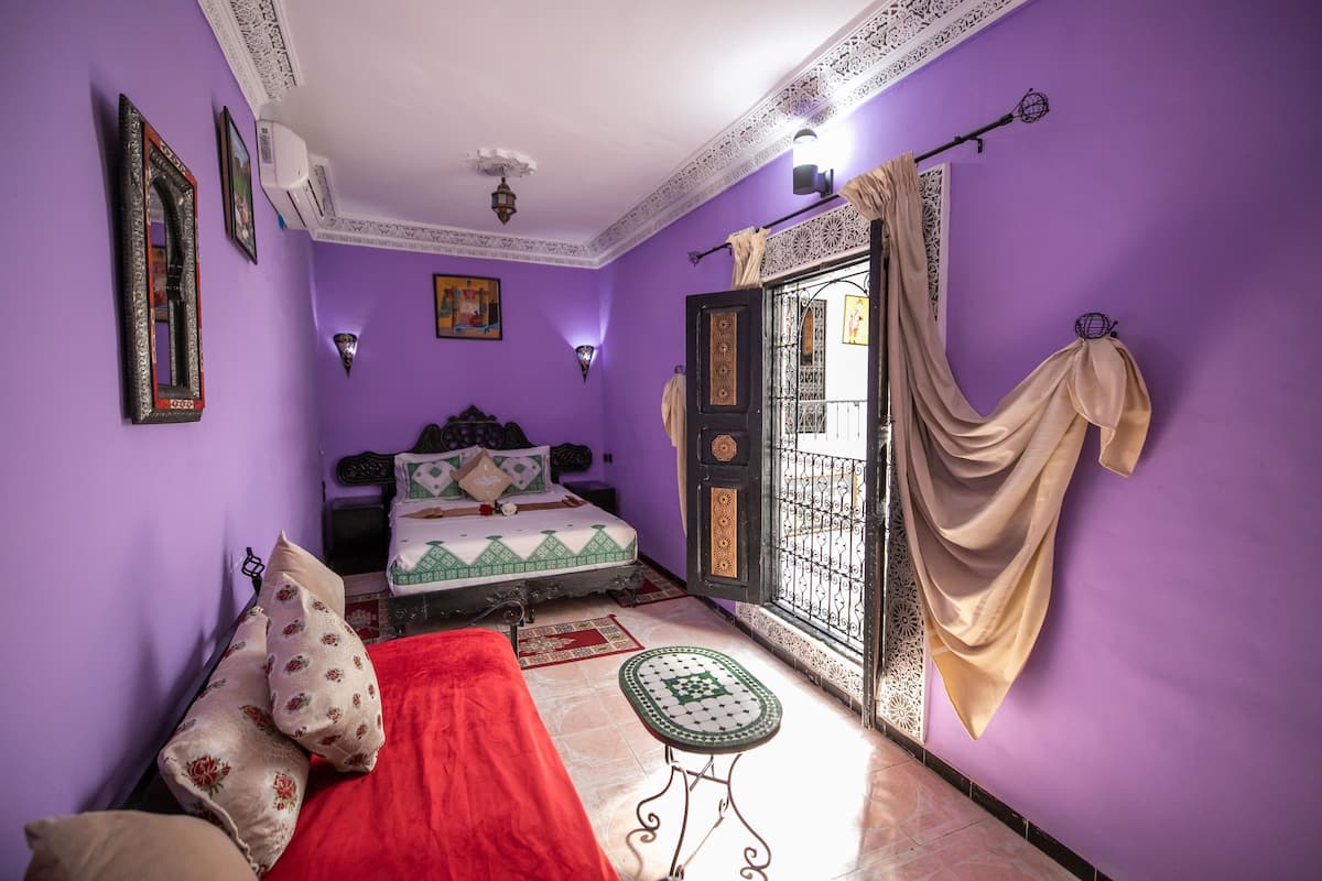 Comfort Double Room (Berbère) | Laptop workspace, soundproofing, free cribs/infant beds, rollaway beds