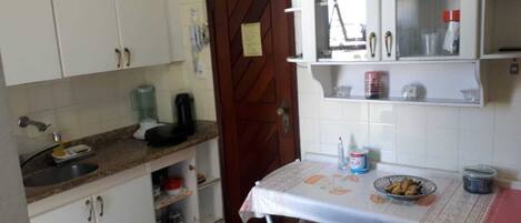 Geladeira, fogão, cooktop, liquidificador