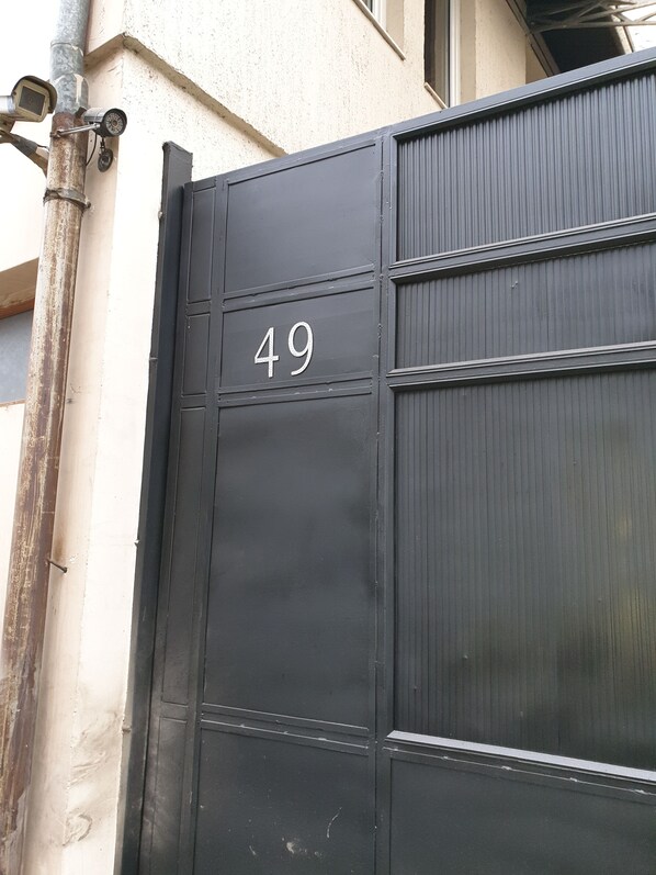 Entrée de l’hébergement