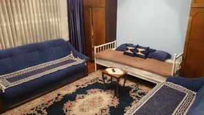 Traditional House, 2 Bedrooms