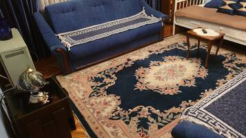 Traditional House, 2 Bedrooms | 2 bedrooms, soundproofing, free WiFi