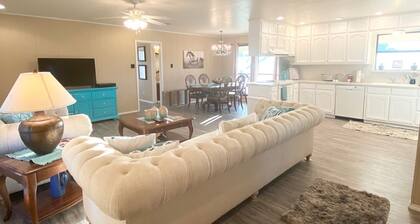 Beautiful country views minutes from Weatherford, Fort Worth and wedding venues