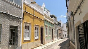 Exterior - "Casa Magica" for lovers of the special in the historic center of Olhao (Olhão)