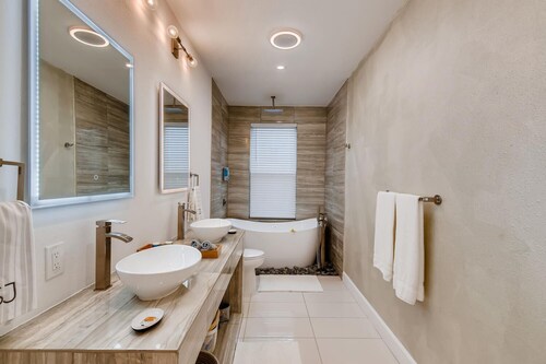 Sj2 Unique and Stylish Suites Downtown 