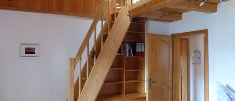 1 bedroom, internet, bed sheets