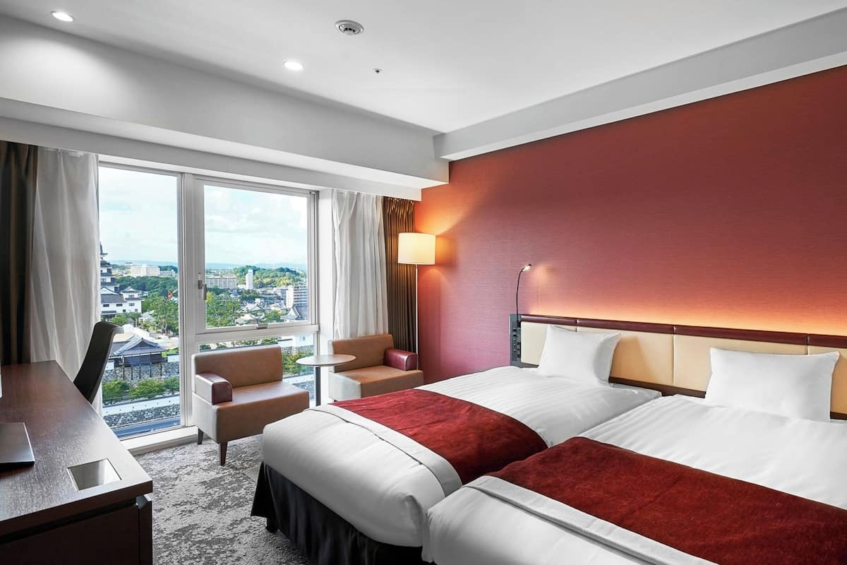 Kamar Twin Superior, Bebas Asap Rokok (Castle View) | Selimut bulu angsa, brankas, meja kerja, dan tirai kedap cahaya