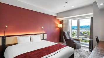 Rom – deluxe, ikke-røyk (Castle View, King) | Dundyner, safe på rommet, skrivebord og blendingsgardiner