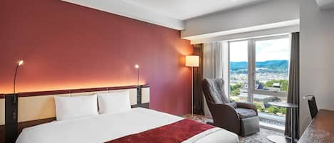 豪華客房, 非吸煙房 (Castle View, King) | 羽絨被、客房內保險箱、書桌、遮光布/窗簾