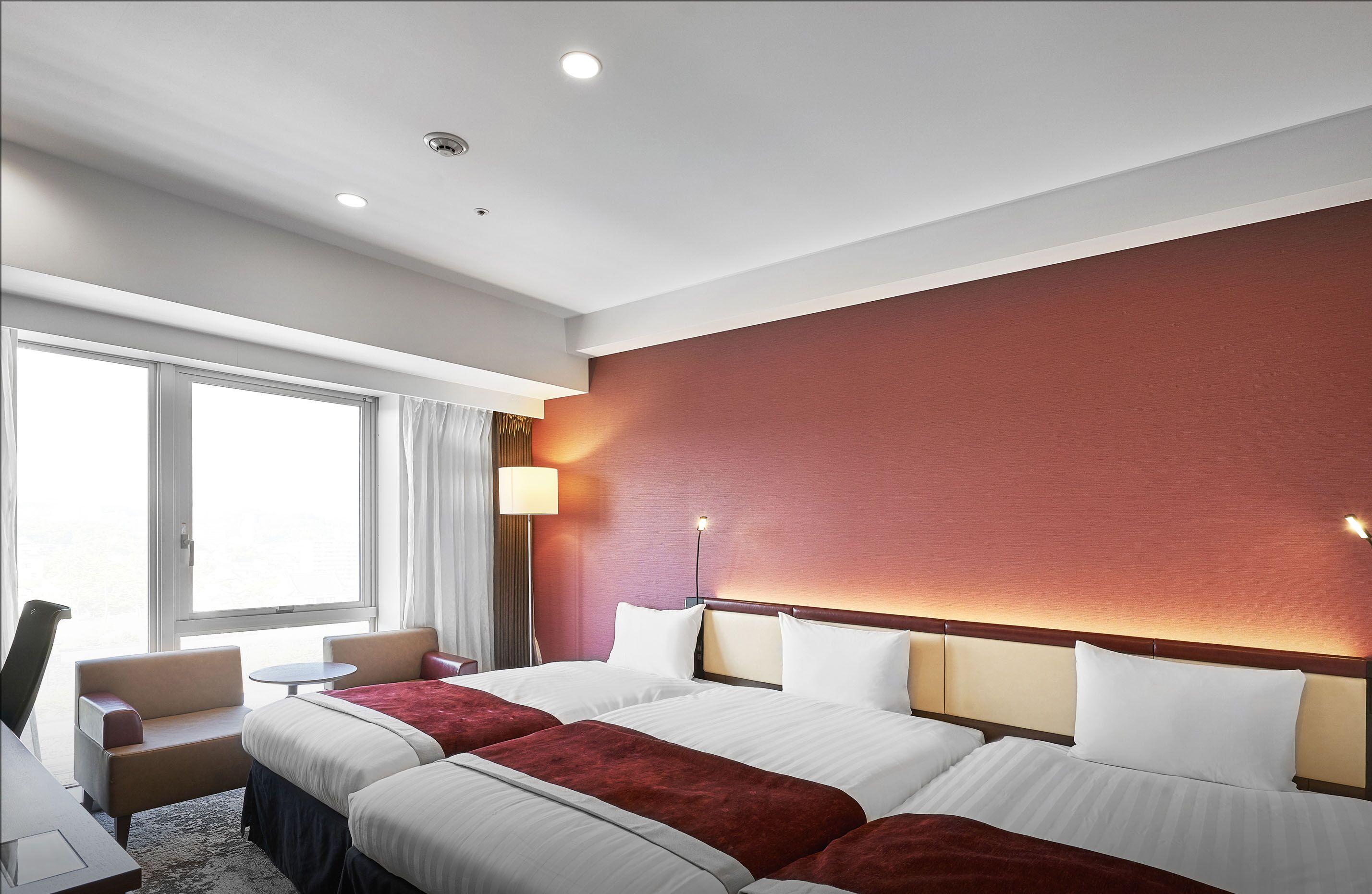 슈피리어 트리플룸, 금연 (Superior Twin + Extra Bed, No View) | 오리/거위털 이불, 객실 내 금고, 책상, 암막 커튼