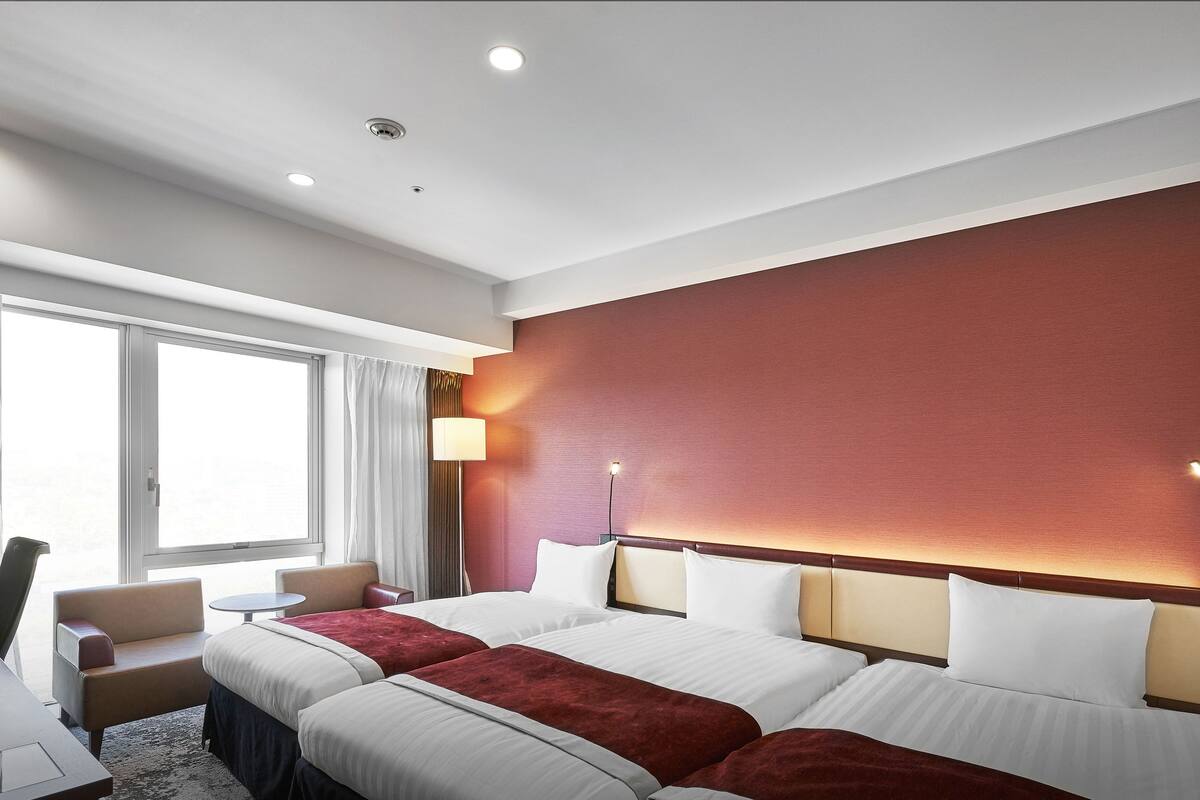 Kamar Triple Superior, Bebas Asap Rokok (Superior Twin + Extra Bed, No View) | Selimut bulu angsa, brankas, meja kerja, dan tirai kedap cahaya