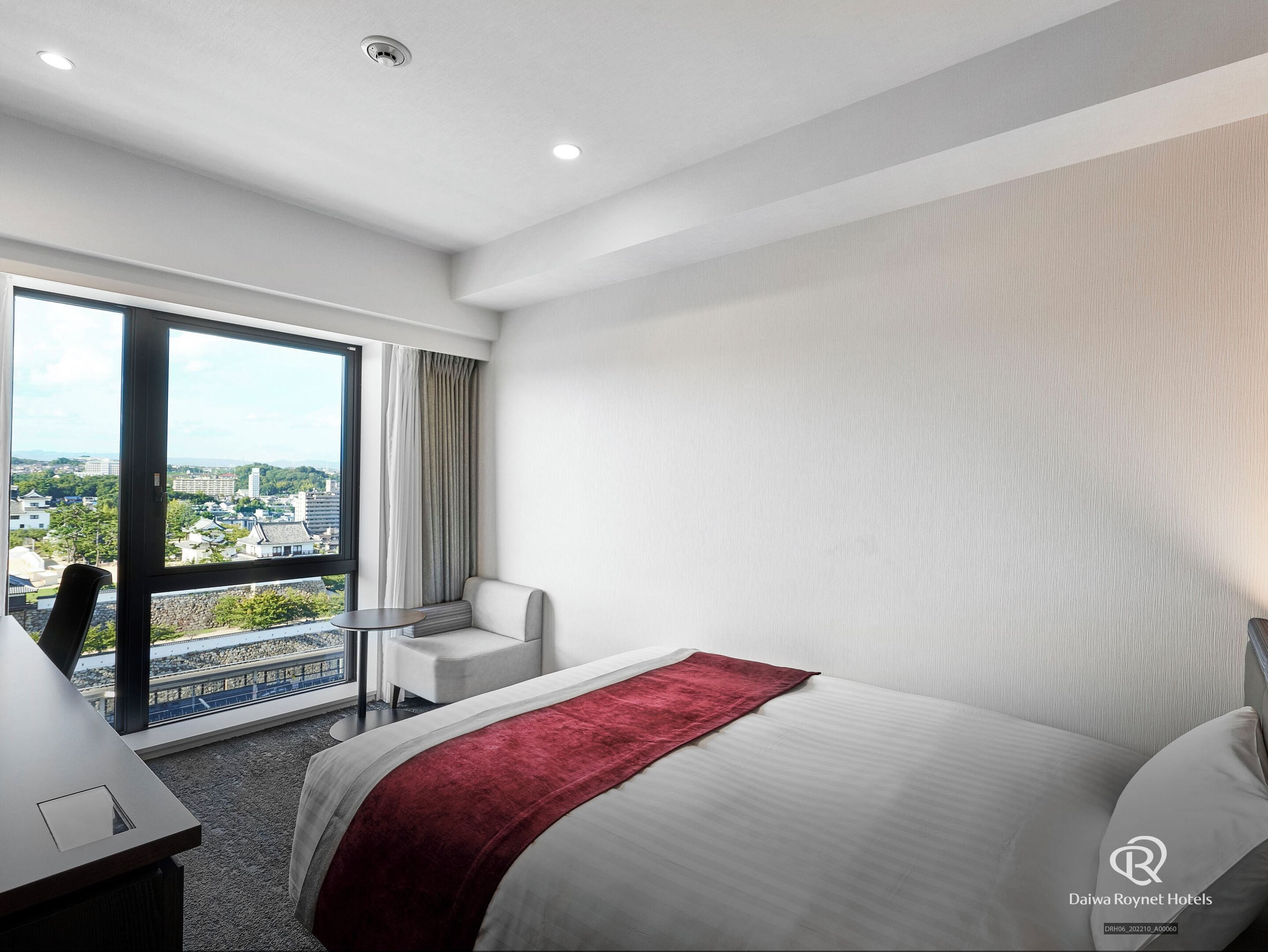 슈피리어 더블룸, 금연 (Castle View) | 오리/거위털 이불, 객실 내 금고, 책상, 암막 커튼