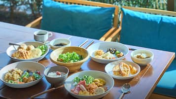 Daily buffet breakfast for a fee