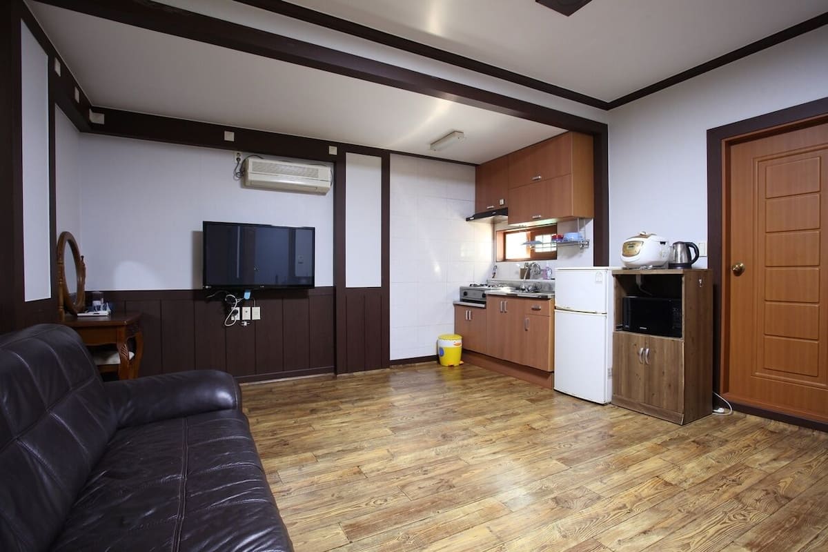 TV, heated floors
