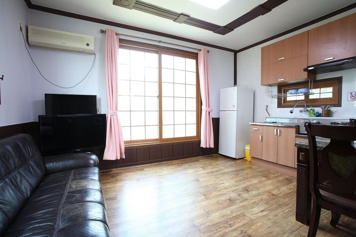 TV, heated floors