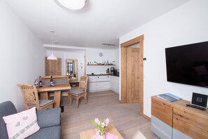 Flat-screen TV - No. 3 apartment Thumsee for 1 - 2 pers., Approx. 45 m², terrace (Bischofswiesen)