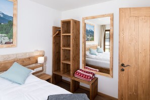 1 bedroom, internet, bed sheets