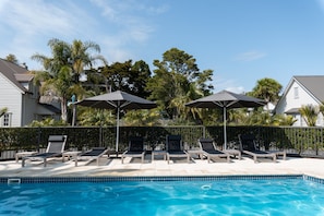 Outdoor pool - Captain's Cottage (Russell)