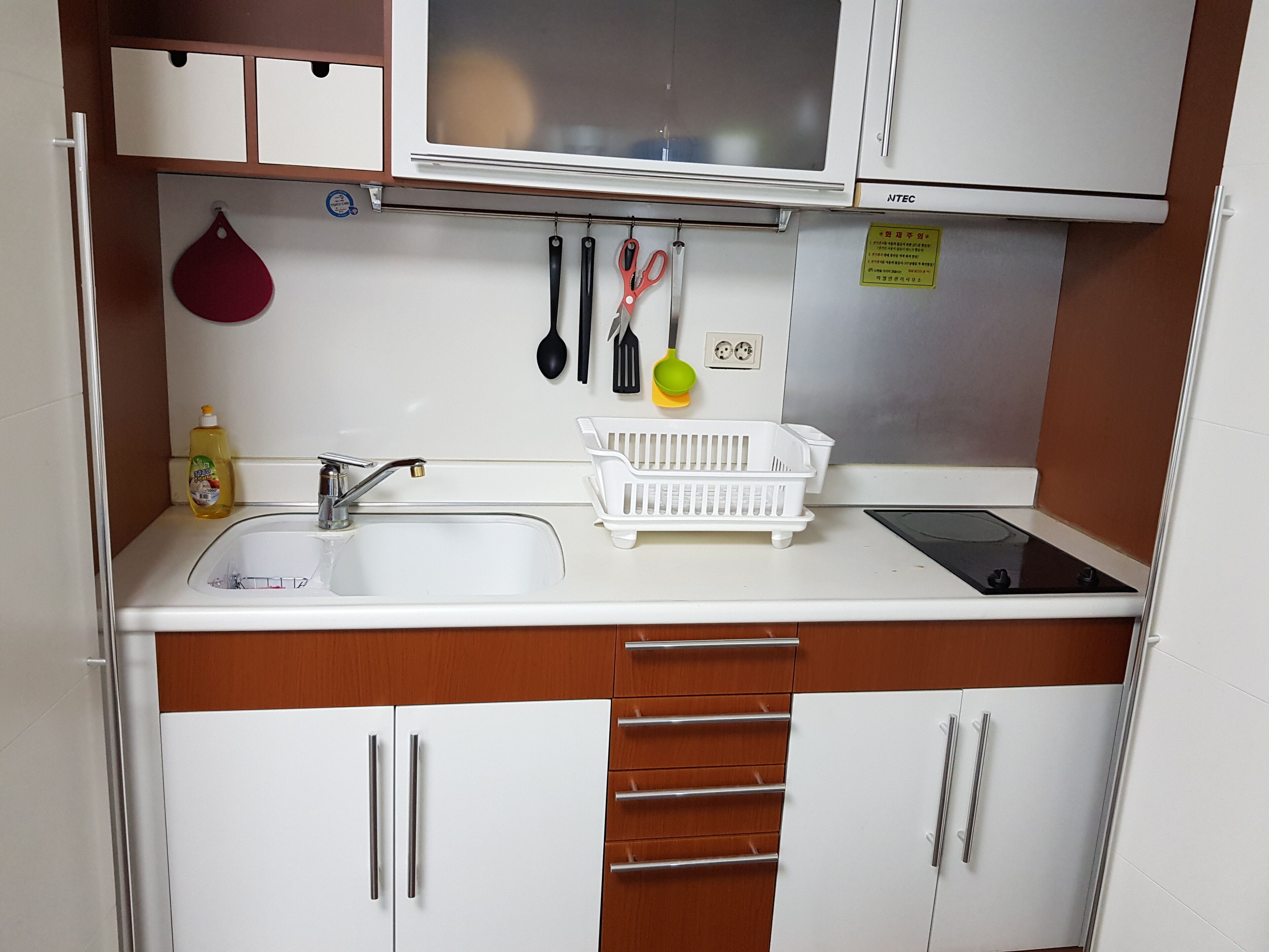 Sweet House | Private kitchen | Fridge, stovetop, coffee/tea maker, electric kettle