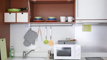 Sweet House | Private kitchen | Fridge, stovetop, coffee/tea maker, electric kettle