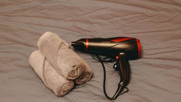 Antique House | Bathroom amenities | Shower, free toiletries, hair dryer, towels