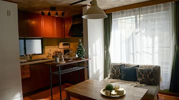 Private Vacation Home | In-room dining