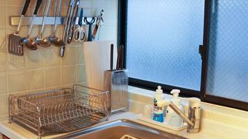 Private Vacation Home | Private kitchen | Fridge, microwave, stovetop, electric kettle