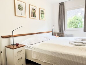 2 Schlafzimmer, Schreibtisch, Internetzugang