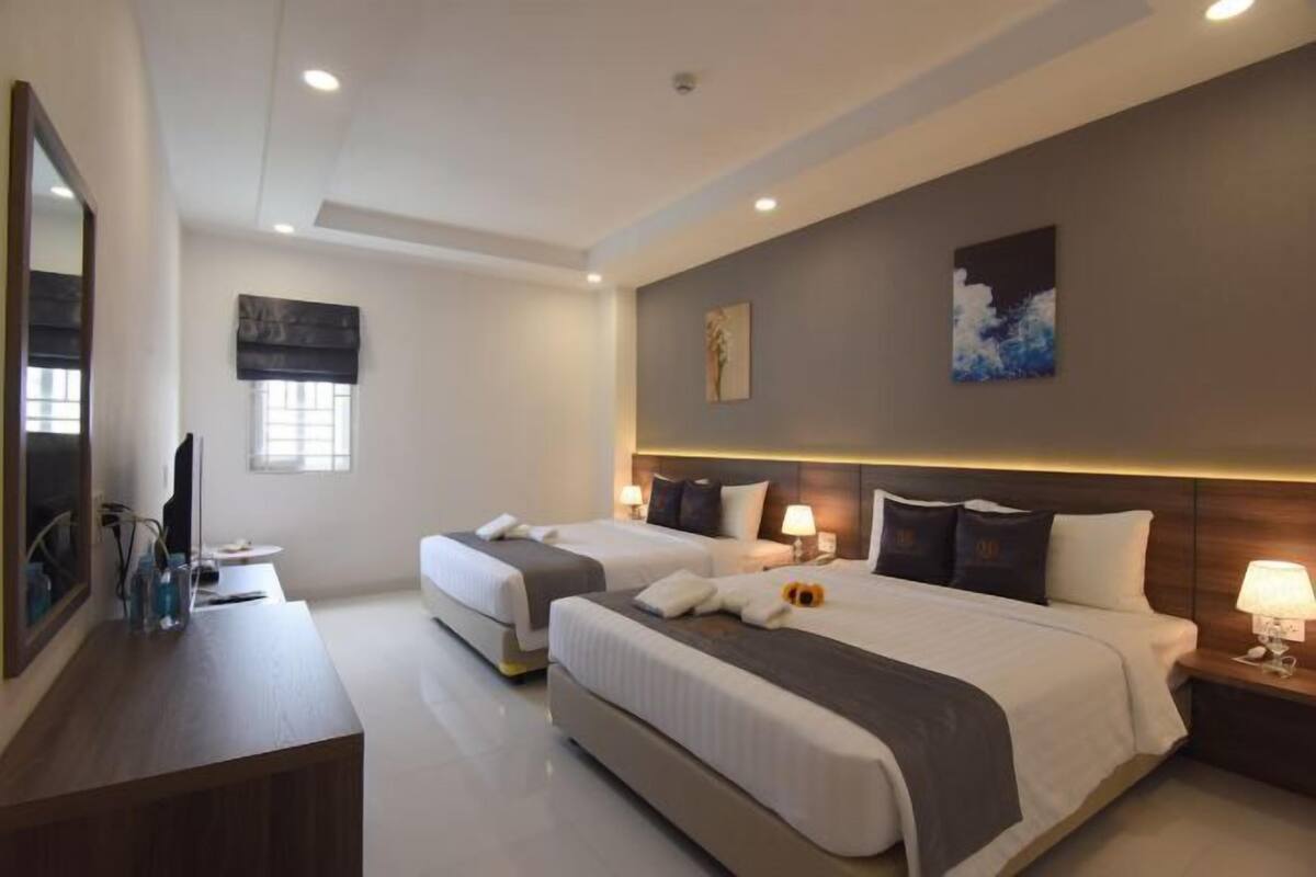 Hypo-allergenic bedding available, minibar, in-room safe, desk