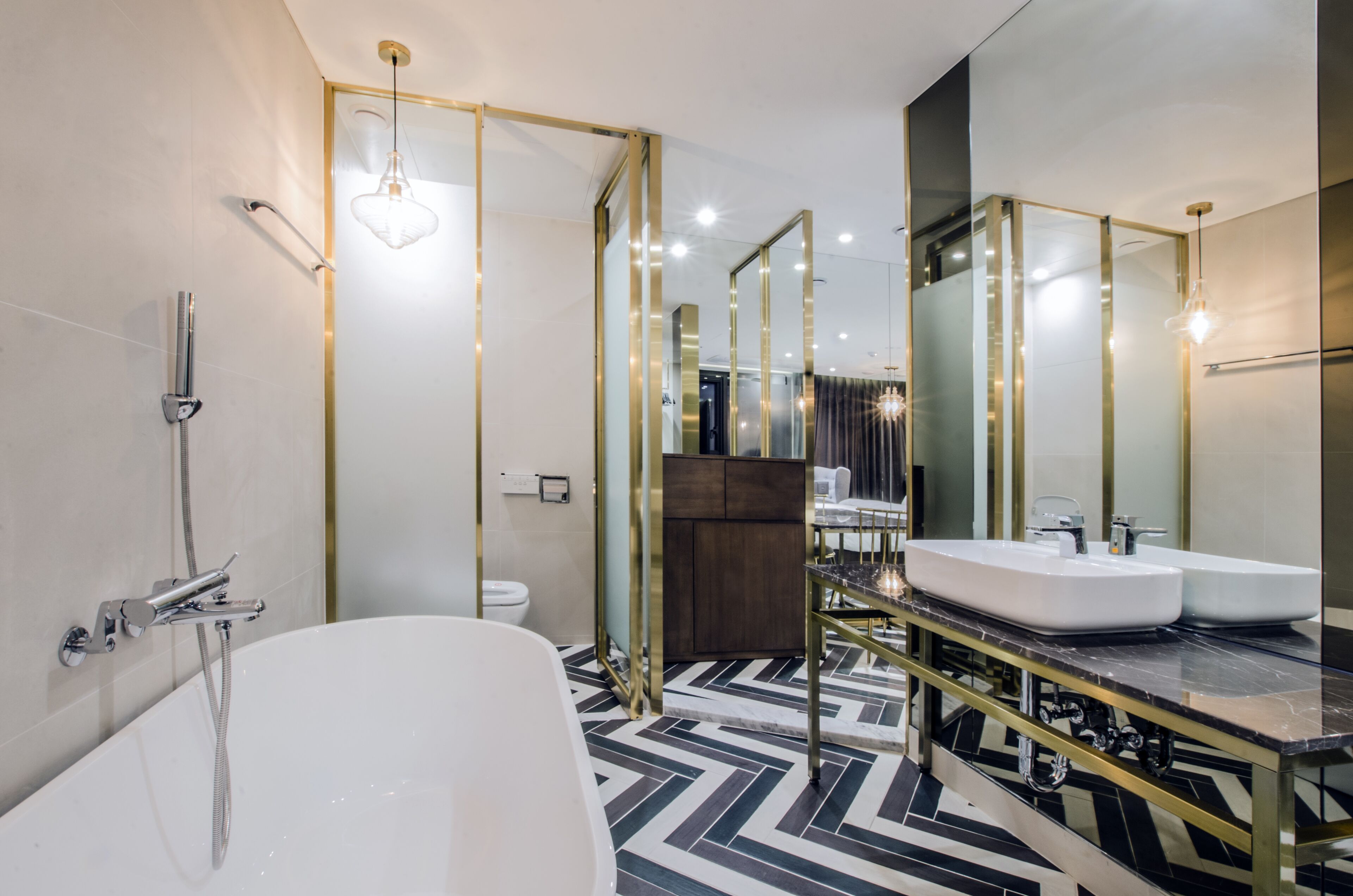 basic double room, city view | bathroom | free toiletries, hair dryer, bathrobes, slippers