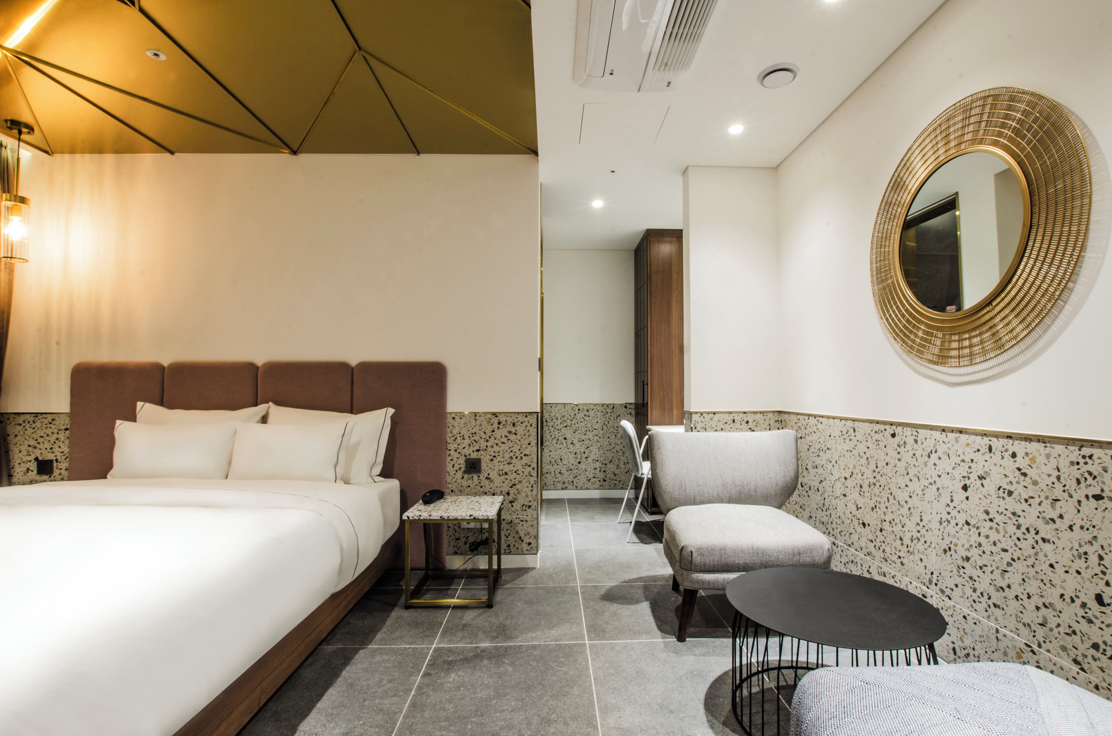 suite | free minibar, desk, laptop workspace, blackout curtains