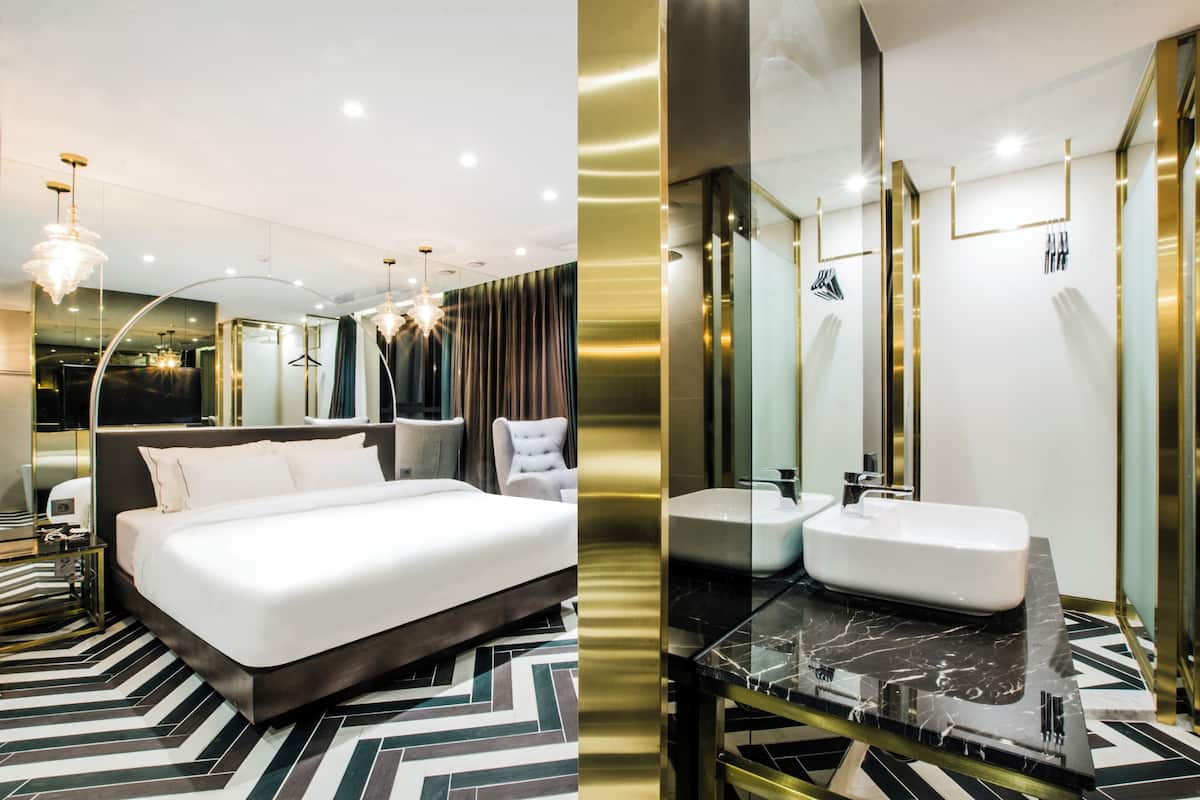 Phòng đôi cơ bản, quang cảnh thành phố | Minibar với thức uống miễn phí, bàn 