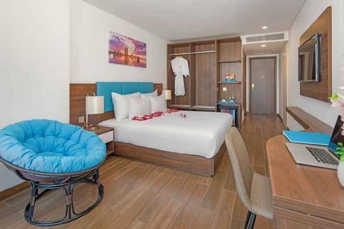 1 bedroom, premium bedding, down duvets, memory-foam beds