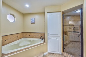 Ensemble douche/baignoire, sèche-cheveux, serviettes fournies, shampoing
