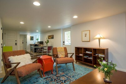 Discover vibrant Southeast Portland, just steps away from Hawthorne District