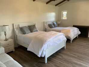 2 bedrooms, free WiFi, bed sheets