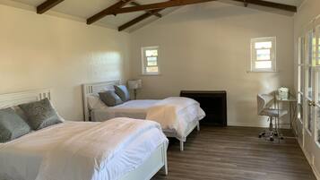 2 bedrooms, free WiFi, bed sheets