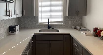 Bright Cozy Home around CSU East Bay Hayward