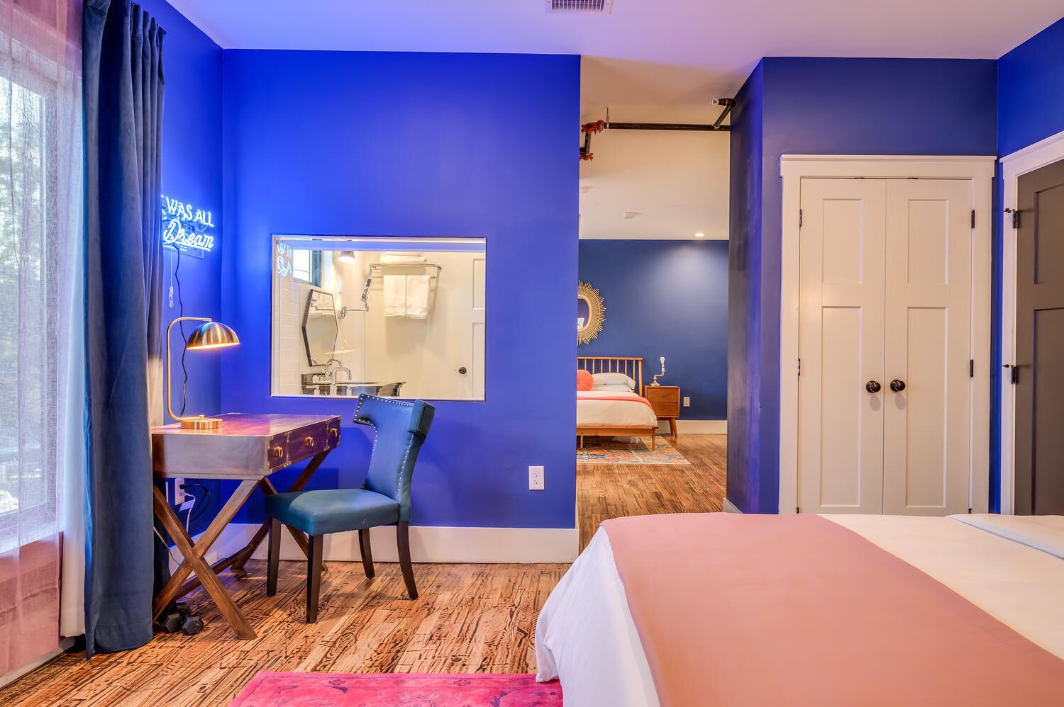 Suite Grand | Busa memori, brankas, dan didekorasi berbeda-beda