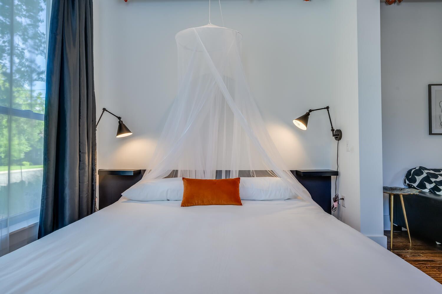 Suite Eksekutif | Busa memori, brankas, dan didekorasi berbeda-beda